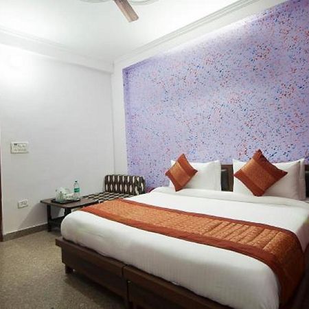 Airport Hotel Green Heights Nuova Delhi Esterno foto
