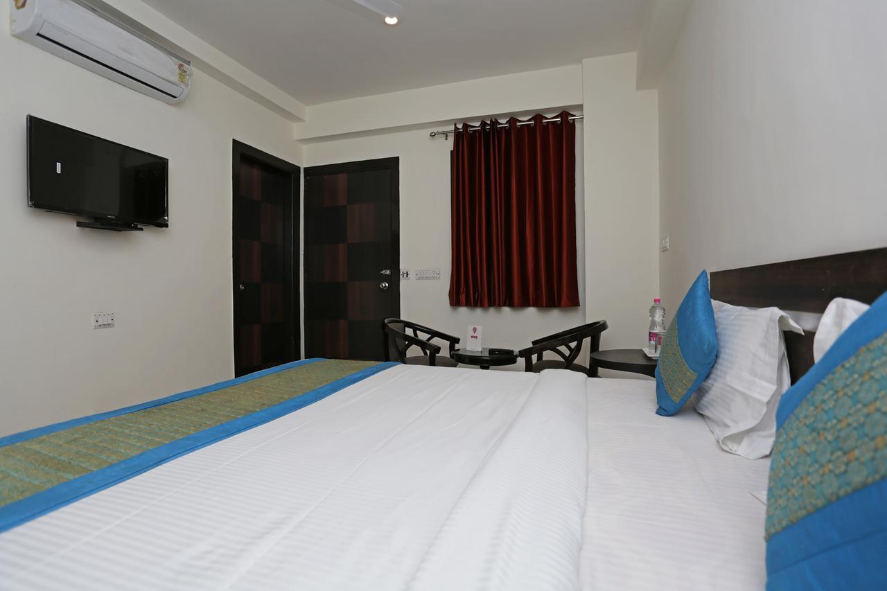 Airport Hotel Green Heights Nuova Delhi Esterno foto