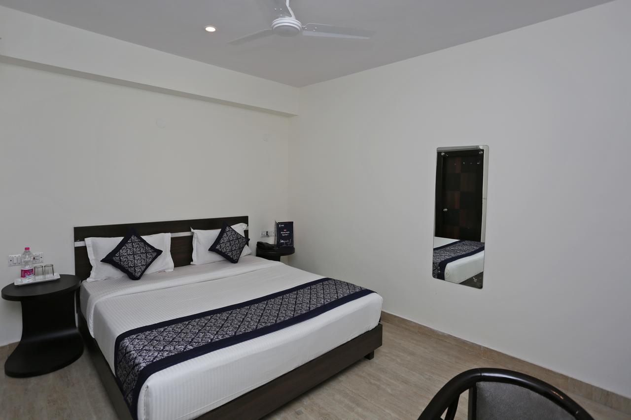 Airport Hotel Green Heights Nuova Delhi Esterno foto