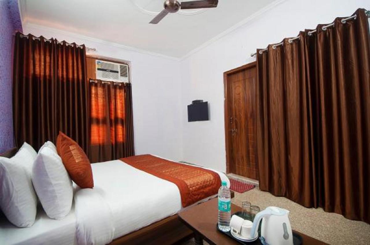 Airport Hotel Green Heights Nuova Delhi Esterno foto